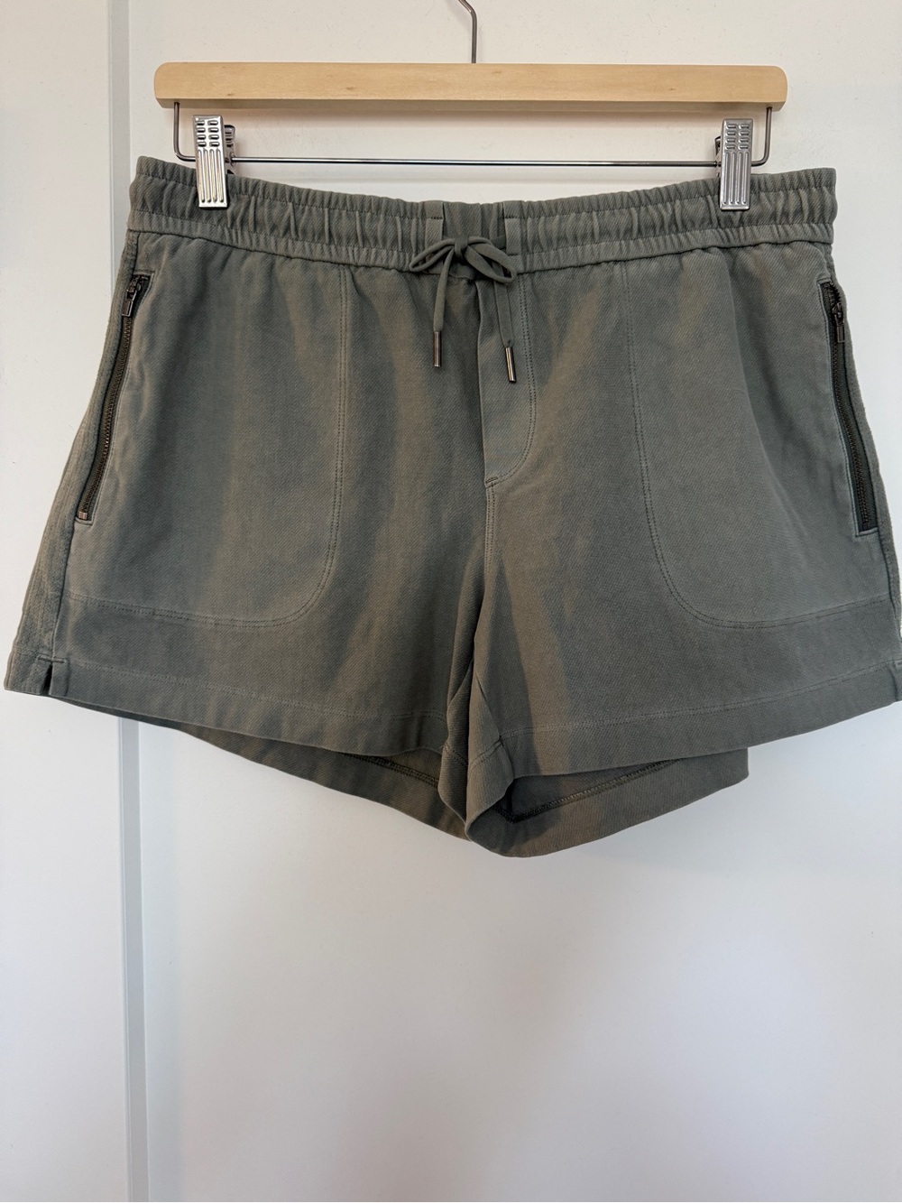 Athleta Farallon Drawstring Utility Cotton Stretch Pull On Shorts - M